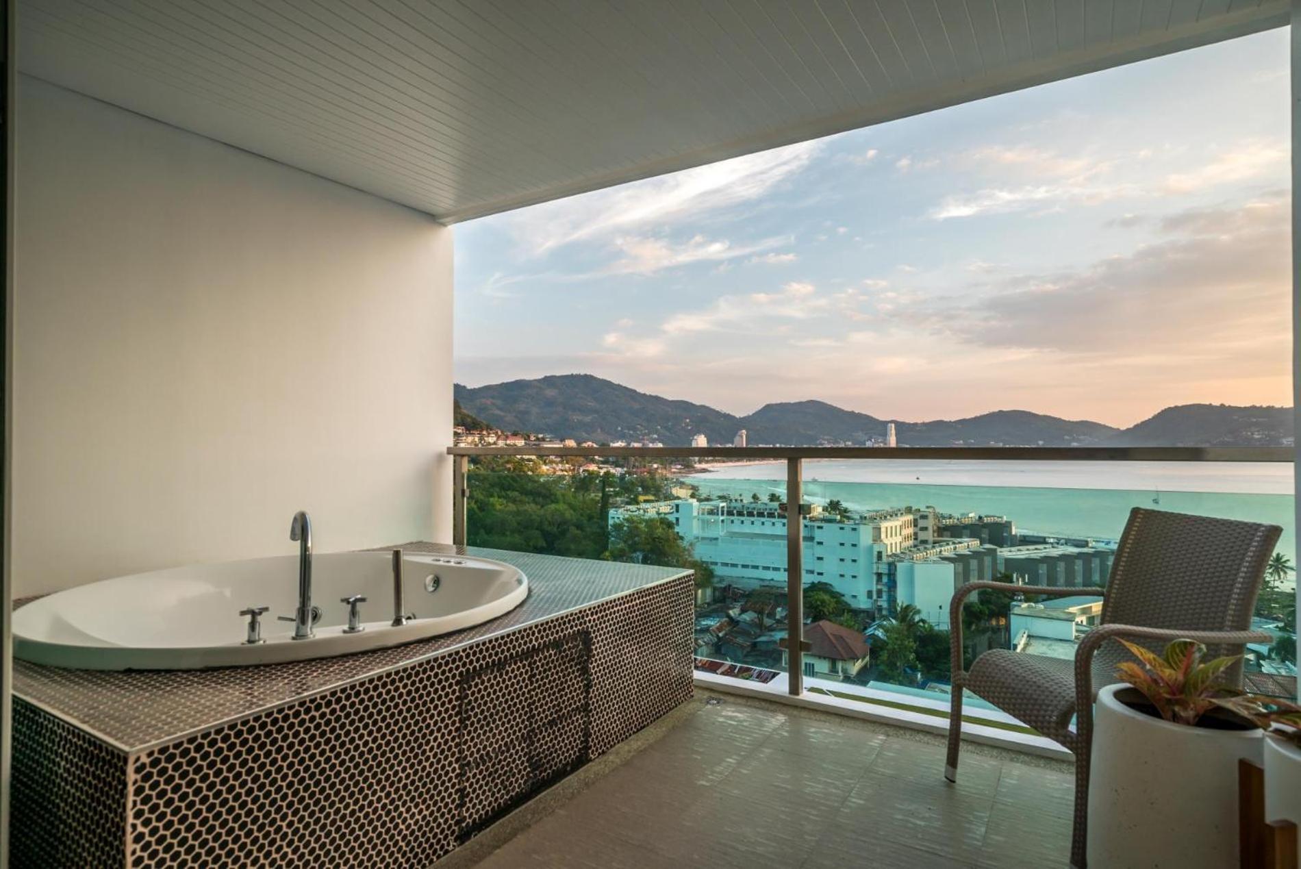 Baycliff Residence By Lofty Patong Eksteriør billede